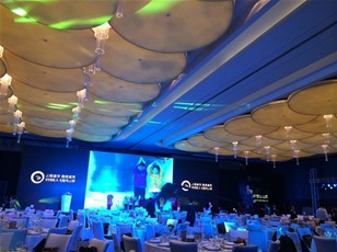 晚宴活動策劃和活動進(jìn)展密切相關(guān)