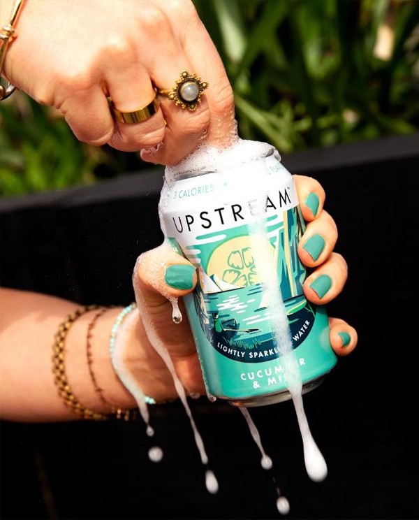 打開通往另一個(gè)世界的神奇之窗，帶你享受生活中片刻的寧靜｜蘇打水包裝設(shè)計(jì)