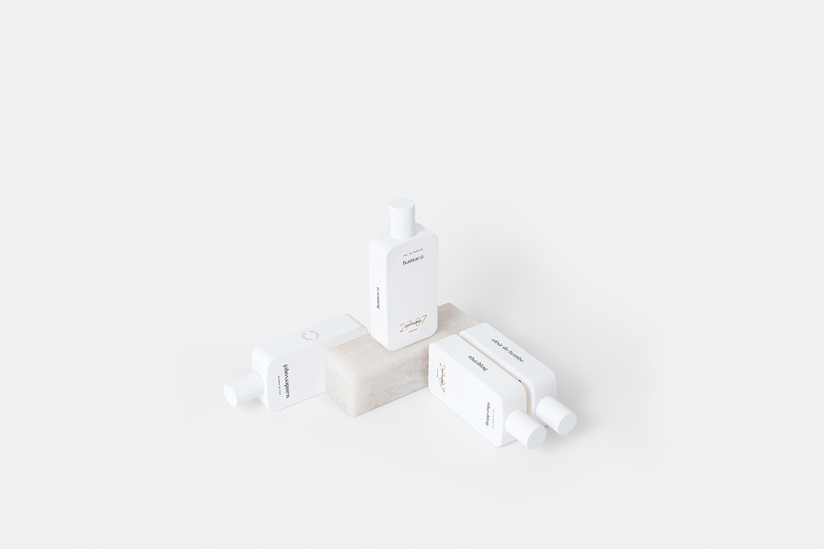 現(xiàn)代化高端香水瓶型與包裝盒設(shè)計